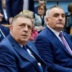 SIGURAN PUT U PROPAST Novih milijardu maraka duga za žitelje RS-a uz još veću kamatnu stopu nego ranije